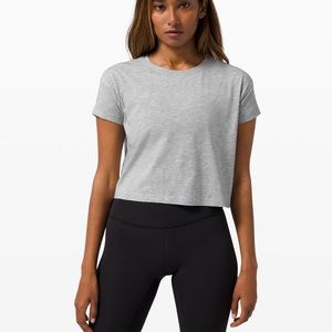 Lululemon Cates Tee Gray Size 6 NWOT